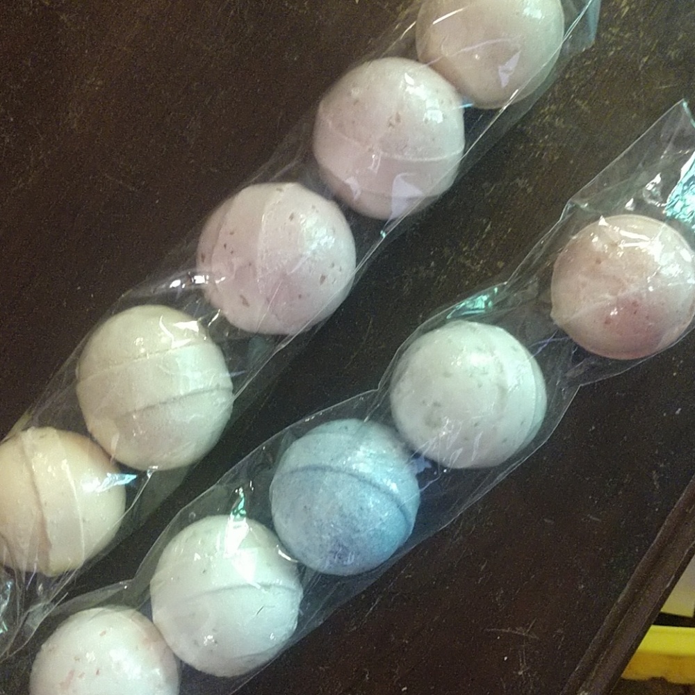 Perfectly Posh bath bombs